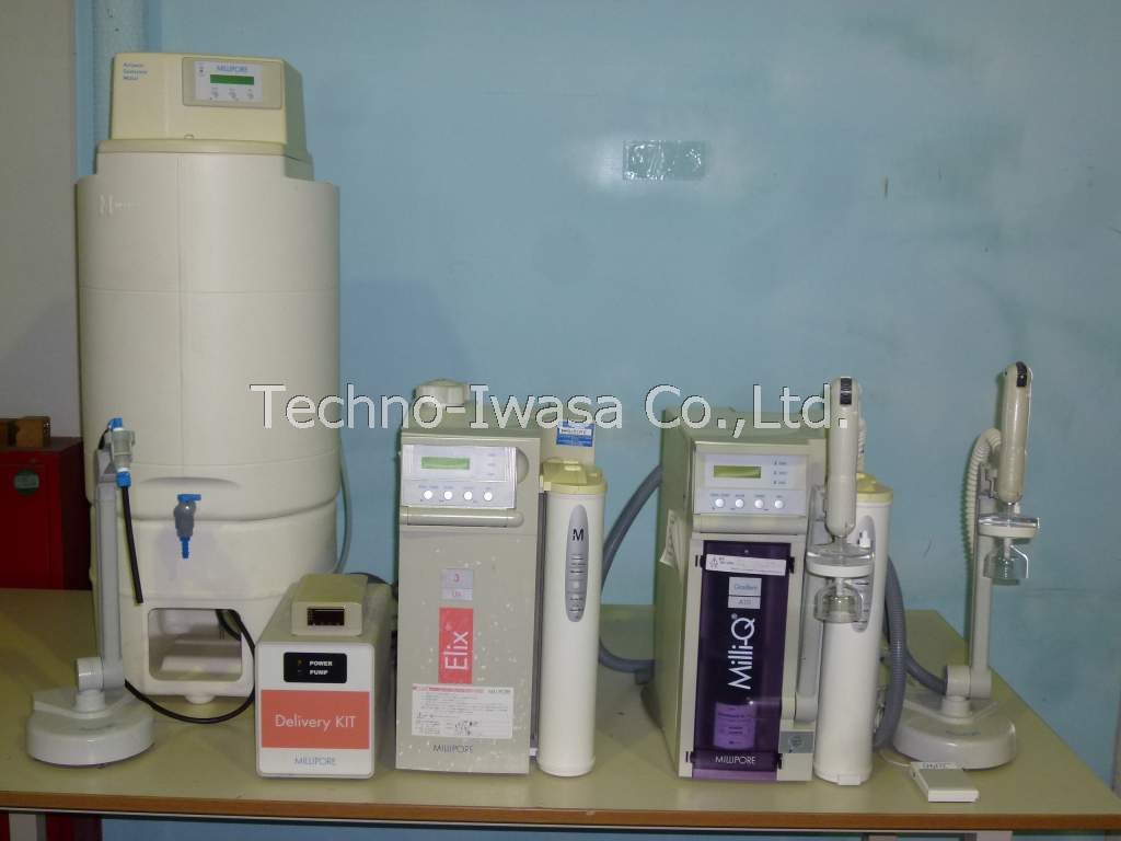 �������������u